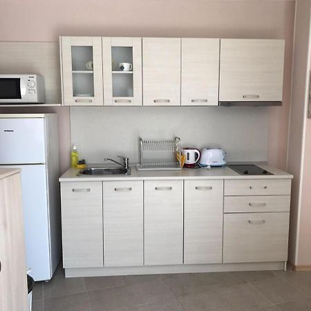 59 Kraybrezhna Apartment Pomorie Exterior photo