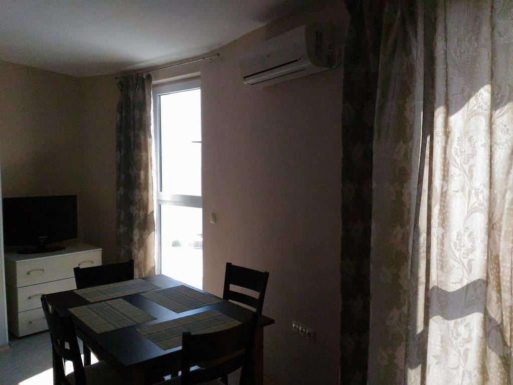 59 Kraybrezhna Apartment Pomorie Exterior photo
